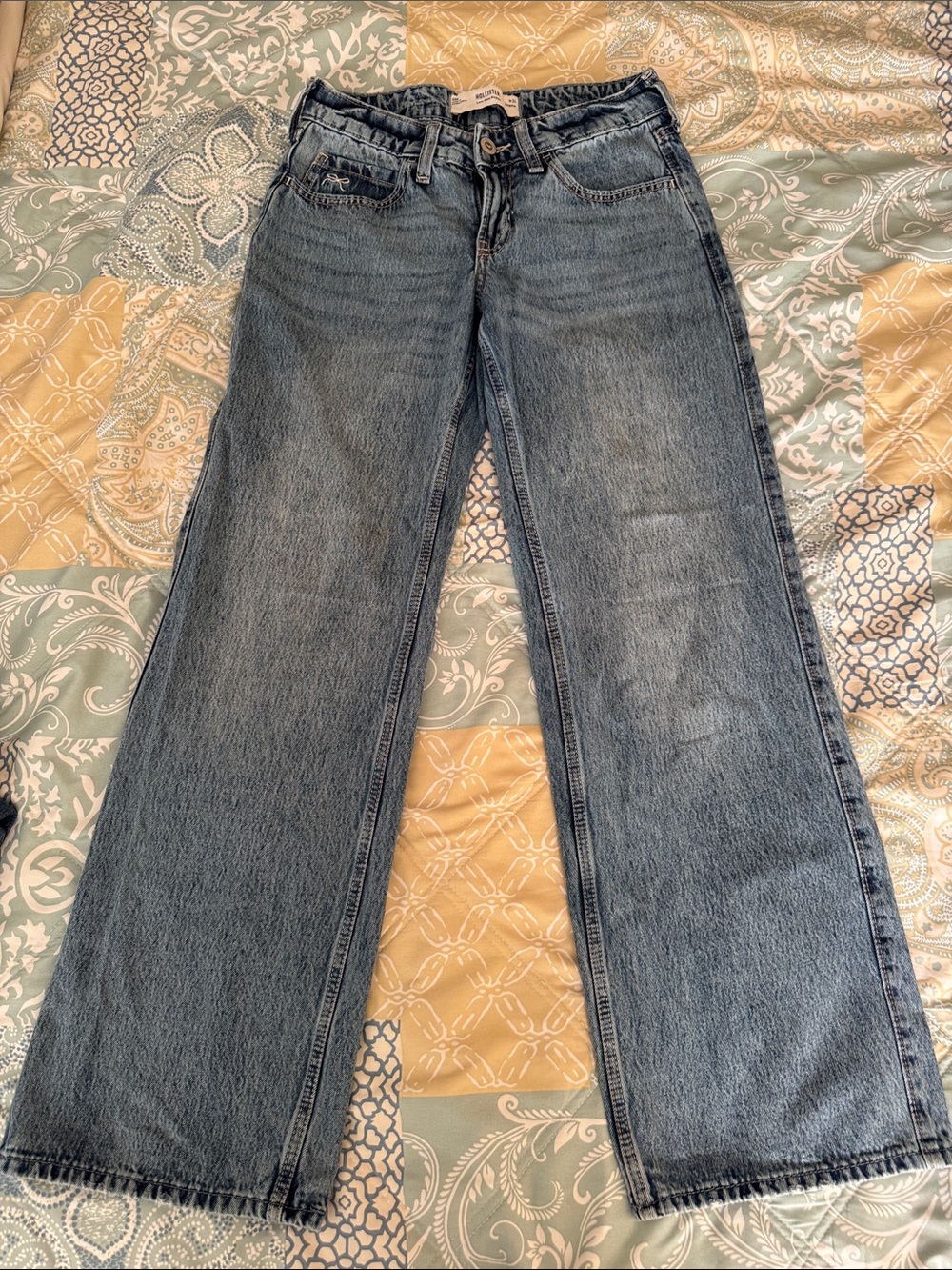HOLLISTER JEANS, low-rise baggy, Used excellent condition sz W24R or 00R